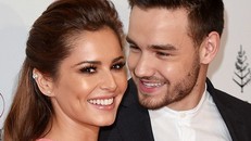 Cheryl Cole chia tay 'phi công trẻ': Khép lại chuyện tình cổ tích