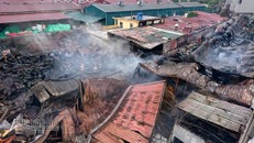 Chợ Gạo tan hoang sau vụ cháy. Ảnh: Đoàn Bổng