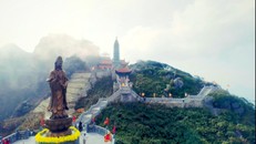 Cận cảnh những nếp chùa Việt đẹp kỳ vĩ trên đỉnh Fansipan và Bà Nà