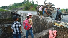 Cao tốc Hà Nội - Lào Cai bị ‘đứt’, dự kiến 2 tháng mới thông tuyến