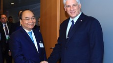 Thủ tướng Nguyễn Xuân Phúc và Chủ tịch Hội đồng Nhà nước và Hội đồng Bộ trưởng Cuba Miguel Diaz-Canel - Ảnh: VGP/Quang Hiếu