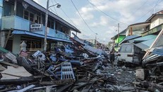 Động đất Indonesia: Phát hiện thi thể 34 học sinh dưới nhà thờ