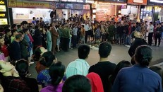 Bé sơ sinh nghi rơi từ tầng cao chung cư Linh Đàm tử vong