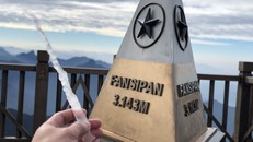 Đợt băng giá đầu tiên đã xuất hiện trên Fansipan