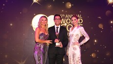 Đại diện Ba Na Hills Golf Club nhận giải thưởng sân golf tốt nhất Châu Á