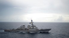Tàu khu trục USS Decatur hoạt động trên Biển Đông vào tháng 10/2016. Ảnh: Hải quân Mỹ.