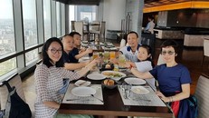 Lần đầu tiên Lại Văn Sâm khoe ảnh chụp với vợ con