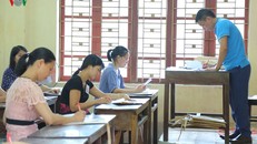 Ban chấm thi tự luận của Hội đồng chấm thi tỉnh Thanh Hóa. (Ảnh: Minh Hường VOV1)