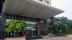 Tòa nhà P2 nơi xảy ra vụ việc.