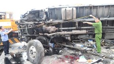 Cơ quan chức năng khám nghiệm hiện trường 