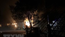 Cháy nhà trong đêm, bốn người trong một gia đình tử vong