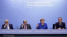 Đặc phái viên LHQ tại Libya Ghassan Salame, Tổng Thư ký LHQ António Guterres, Thủ tướng Đức Angela Merkel và Ngoại trưởng Đức Heiko Maas trong cuộc họp báo kết thúc Hội nghị hòa bình quốc tế về Libya ở Berlin ngày 19/1/2020. (Ảnh: AFP/TTXVN)