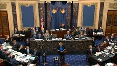 Phiên xử luận tội ông Trump gay cấn, kéo dài gần 13 tiếng