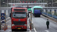 Đội lái xe đặc biệt thời chống dịch Covid-19 ở cửa khẩu Việt - Trung