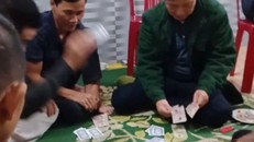 Hình ảnh ông Dũng trên chiếu bạc