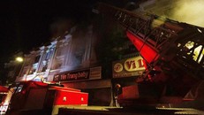 Ninh Hiệp: Cháy lớn ở kho chứa vải