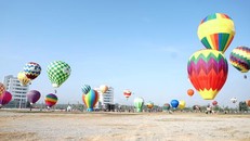 Chào mừng ngày lễ 30-4, Kon Tum tổ chức lễ hội khinh khí cầu