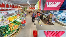 Điểm nhấn bên trong cửa hàng WIN là quầy đảo và khu vực thanh toán trung tâm được thiết kế 360 độ, thực hiện thanh toán thuận tiện và nhanh chóng tất cả các đơn hàng