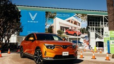 VinFast hợp tác chiến lược về quản lý vận tải xe điện với INFORM 