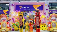 Không khí rộn ràng mua vàng ngày Thần Tài tại các điểm giao dịch TPBank