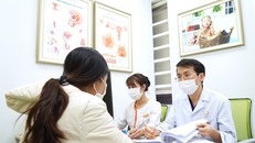 Các gia đình hiếm muộn được đội ngũ y bác sĩ Bệnh viện Nam học và Hiếm muộn Hà Nội tư vấn tận tình