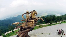 Hình tượng Thánh Gióng cùng cây tre hóa thân thành một trong “Tứ bất tử” sống mãi trong tâm thức của mỗi người dân Việt Nam. Ảnh: Tư liệu