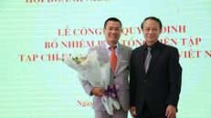 Nhà báo Trần Mạnh Hùng - tân Phó Tổng Biên tập Tạp chí điện tử Doanh nhân Việt Nam (bên trái) 