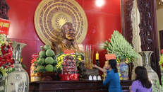 Dâng hương tưởng niệm 44 năm ngày mất của Chủ tịch Tôn Đức Thắng