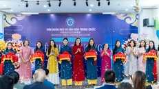 Lễ cắt băng chào mừng sự ra mắt của Viện Ngôn ngữ và Văn hóa Trung Quốc