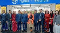 Các đại biểu tham dự Lễ khai mạc Không gian sách Việt Nam tại Hội sách quốc tế Frankfurt 2025 (Ảnh: Sở VH&TT Hà Nội)
