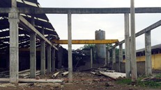 Lò hơi trong xưởng sản xuất cột điện phát nổ khiến nhiều người thương vong. Ảnh: Dân Việt