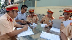 Hình ảnh Công an Giao thông xử lý vi phạm