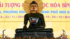 Tượng Phật ngọc hòa bình thế giới được cung nghinh tại chùa Hội An. Ảnh: Nguyệt Triều