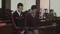 Tư và Hiếu tại phiên tòa.