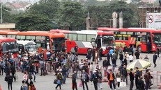 Nhiều nhà xe đã rời bến Mỹ Đình nhưng không chuyển sang bến Nước Ngầm. 