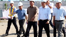 Bí thư Thành ủy TP HCM đi kiểm tra công trình thi công dự án chống ngập 10.000 tỷ. 