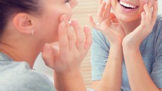  Nói chuyện một mình chưa chắc đã là biểu hiện tâm thần. Ảnh: NY Post.