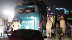 Cơ quan Công an khám nghiệm hiện trường chiếc xe bị nổ.