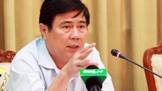 Chủ tịch UBND TP HCM Nguyễn Thành Phong chỉ đạo tại cuộc họp. 