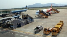 Máy bay của các hãng hàng không đậu tại sân bay quốc tế Đà Nẵng. (Ảnh: Huy Hùng/TTXVN)