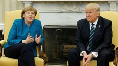 Tổng thống Donald Trump (phải) tiếp Thủ tướng Đức Angela Merkel tại phòng Bầu dục ở Nhà Trắng ngày 17/3.