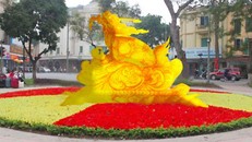 Phối cảnh tượng rùa vàng được đặt bên Hồ Gươm, gần ngã ba Tràng Tiền - Hàng Khay. 