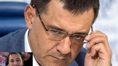 Nghị sĩ Nga Valery Seleznev và con trai của ông Roman Seleznev (góc trái).