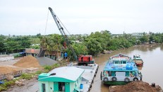 Cát tăng giá gắp đôi, nhưng một số DN thông báo hết cát khiến DN xây dựng khó khăn. Ảnh:N.H