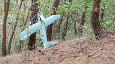  Chiếc UAV được tìm thấy trên vùng núi tỉnh Gangwon. Ảnh: Reuters.