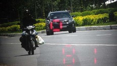 Chiếc xe chở Trung tướng Liêm vào thời điểm bị CSGT bắn tốc độ. Ảnh: Công an cung cấp