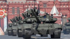 Xe tăng T-90 của Nga trong lễ duyệt binh kỷ niệm 71 năm Ngày Chiến thắng tại Quảng trường Đỏ ở thủ đô Moskva ngày 9/5. (Nguồn: EPA/TTXVN)