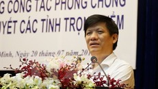 Thứ trưởng Bộ Y tế Nguyễn Thanh Long phát biểu tại Hội nghị. (Ảnh: Phương Vy/TTXVN)