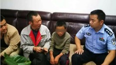 Miu và bố tại đồn cảnh sát. Ảnh: Yunnan.cn