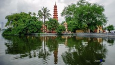  Chùa Kim Liên nằm trên một doi đất bằng phẳng trong thôn Nghi Tàm, xã Quảng An. Ảnh: Hachi8.